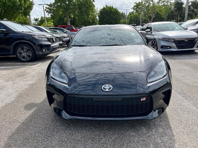 Used 2023 Toyota GR86 Premium RWD image 2
