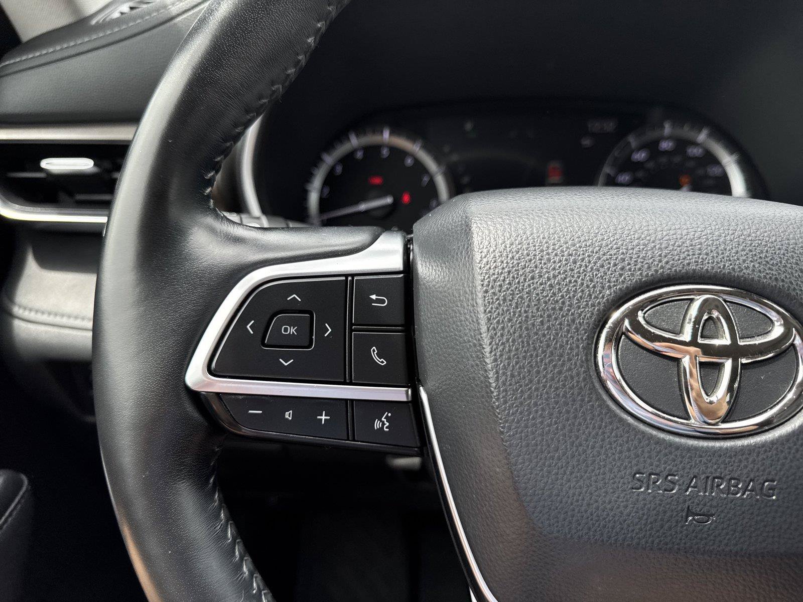 Used 2021 Toyota Highlander Limited FWD image 21