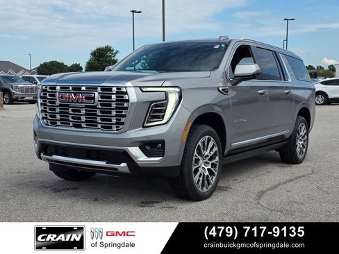 Used 2026 GMC Yukon XL Denali w/ Sun & Power Step Package AWD/4WD image 3