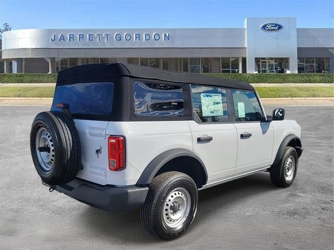 New 2025 Ford Bronco Base image 4