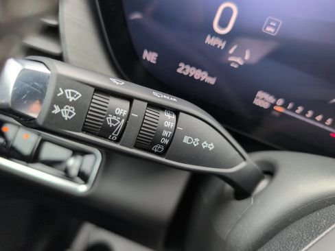 Used 2025 Buick Envision Sport Touring AWD/4WD image 21