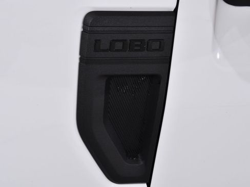 Used 2025 Ford Maverick Lobo AWD/4WD image 21