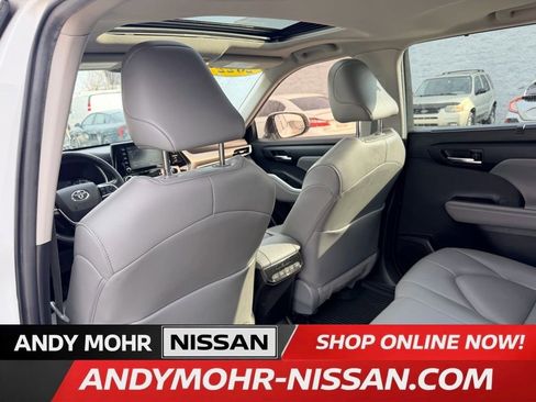 Used 2022 Toyota Highlander XLE image 29