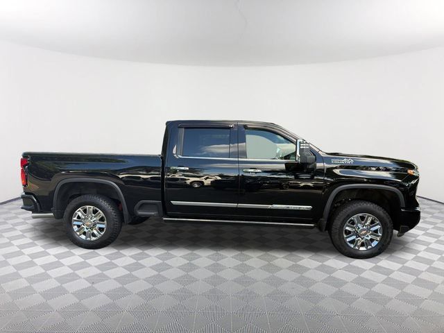 Used 2024 Chevrolet Silverado 2500 High Country w/ High Country Premium Package AWD/4WD image 4