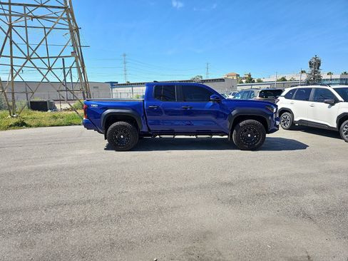 Used 2024 Toyota Tacoma TRD Off-Road w/ TRD Off Road Upgrade Package image 8
