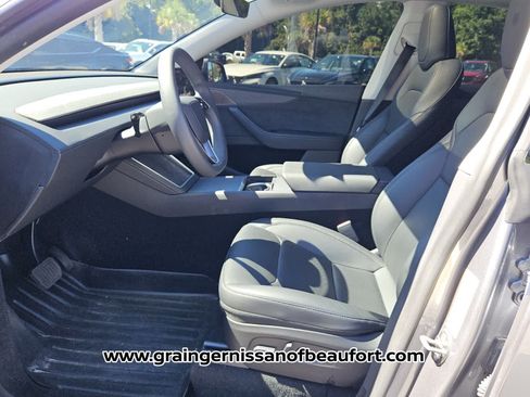 Used 2026 Tesla Model Y AWD image 3