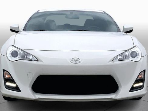 Used 2015 Scion FR-S image 4