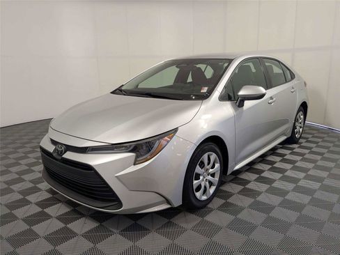 Certified 2025 Toyota Corolla LE FWD image 2