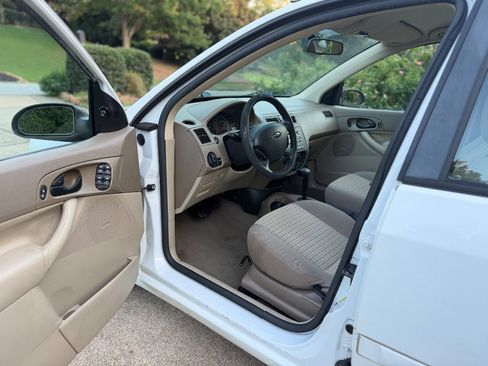 Used 2007 Ford Focus SE FWD image 10