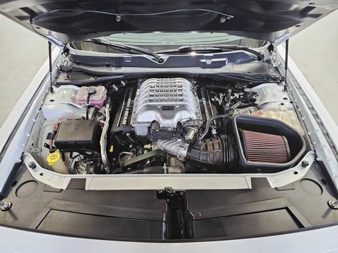 Used 2019 Dodge Challenger SRT Hellcat Redeye image 9
