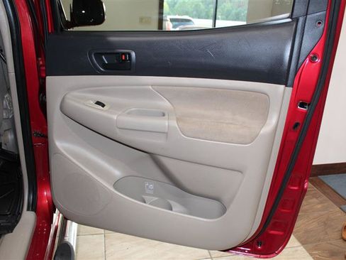 Used 2005 Toyota Tacoma PreRunner w/ SR5 Pkg #3 RWD image 28