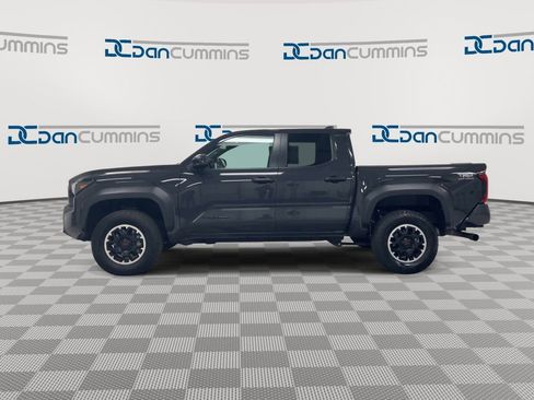 Used 2024 Toyota Tacoma TRD Off-Road AWD/4WD image 5