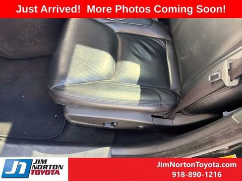 Used 2023 Chrysler 300 Touring L w/ Popular Equipment Group image 9