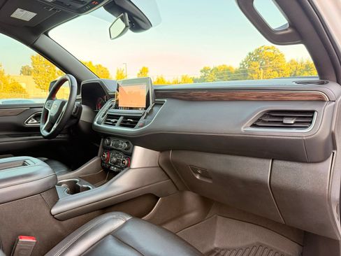 Used 2021 Chevrolet Suburban LT w/ LT Signature Package RWD image 34