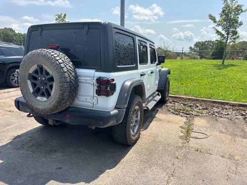 Used 2018 Jeep Wrangler Unlimited Rubicon AWD/4WD image 15