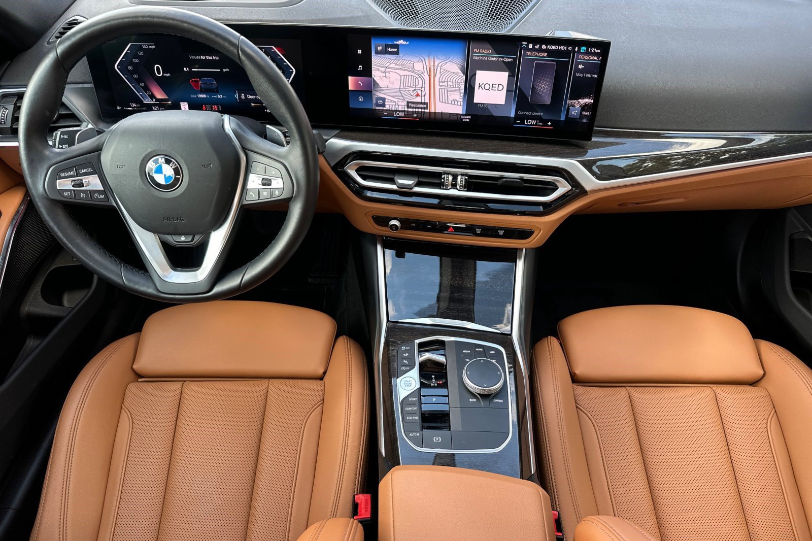 Used 2024 BMW 330i Sedan w/ Premium Package RWD image 17