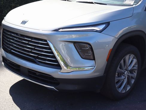 New 2025 Buick Enclave Preferred image 4