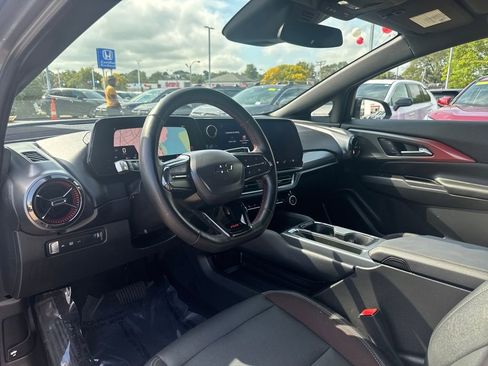 Used 2024 Chevrolet Equinox EV RS image 17