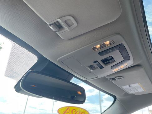 Used 2024 Toyota Sienna XLE image 29