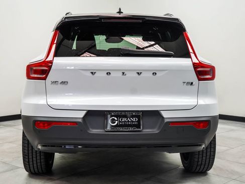 Used 2021 Volvo XC40 T5 R-Design w/ Protection Package Premier AWD/4WD image 9