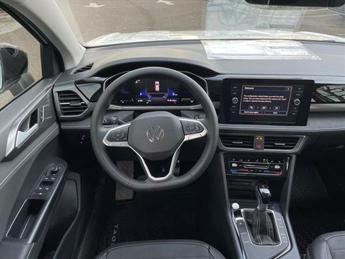 New 2026 Volkswagen Taos SE FWD image 5