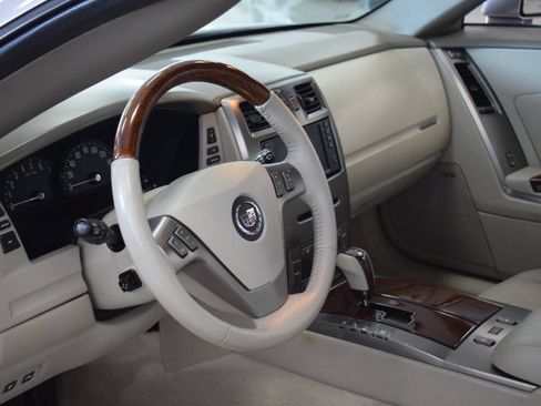 Used 2005 Cadillac XLR RWD image 65