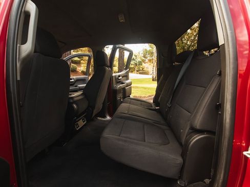 Used 2020 Chevrolet Silverado 1500 Custom Trail Boss w/ Custom Convenience Package image 32