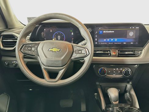 Used 2024 Chevrolet TrailBlazer LT FWD image 17