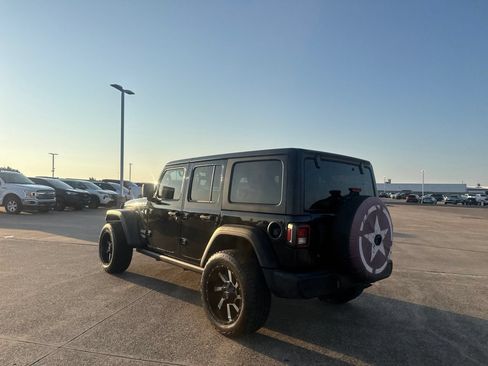 Used 2019 Jeep Wrangler Unlimited Sport S AWD/4WD image 12