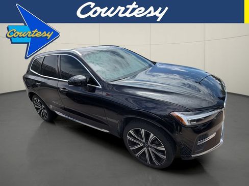 Used 2023 Volvo XC60 B5 Ultimate w/ Climate Package FWD image 1