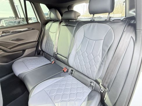 Used 2026 Volkswagen Tiguan SEL R-Line image 28