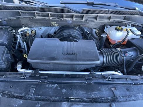 Used 2022 GMC Yukon XL SLT w/ SLT Premium Package image 24