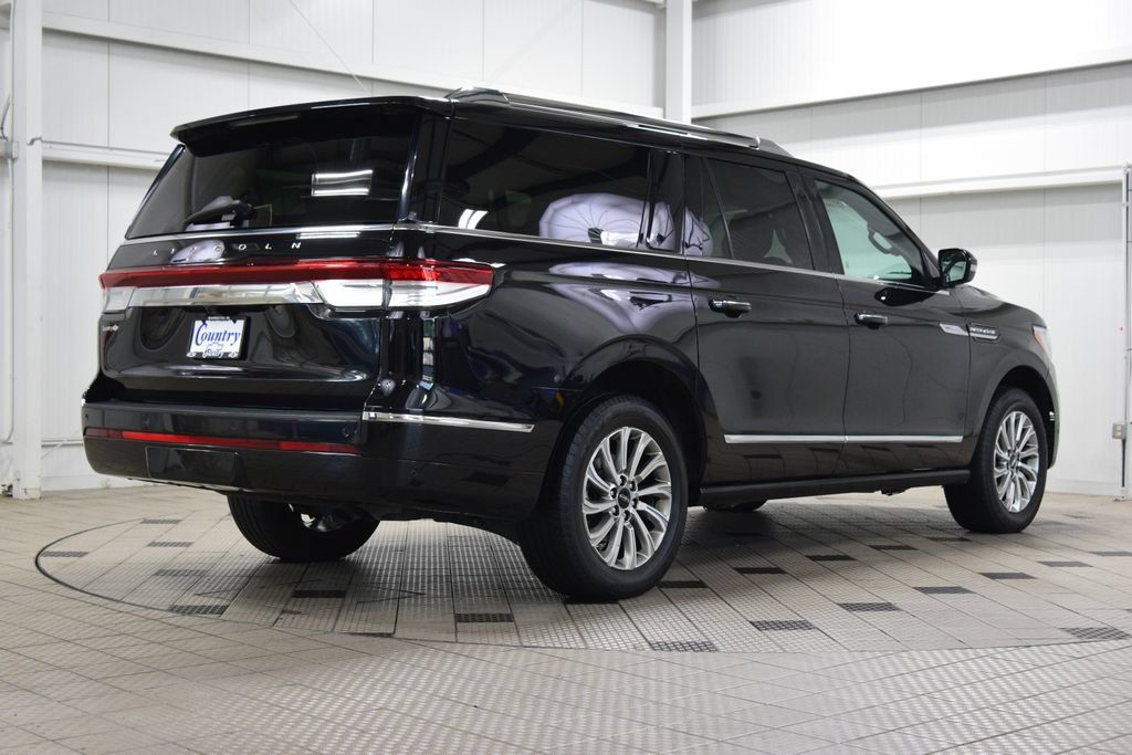 Used 2024 Lincoln Navigator L 4WD image 8