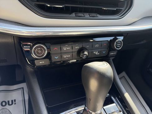 Used 2022 Jeep Compass Limited w/ Elite Group AWD/4WD image 19