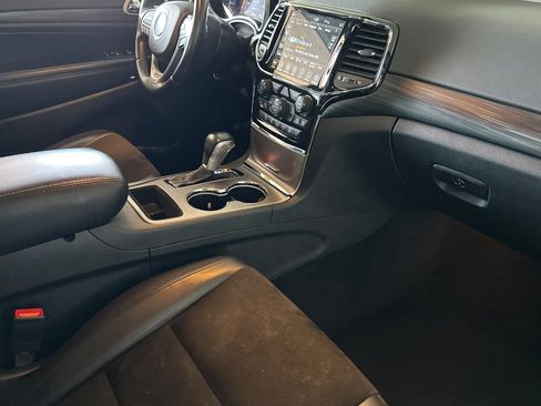 Used 2021 Jeep Grand Cherokee Laredo X AWD/4WD image 13