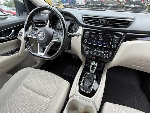 Used 2022 Nissan Rogue Sport SV AWD/4WD image 18