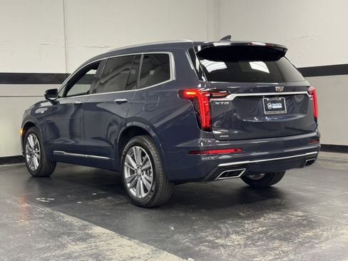 Used 2025 Cadillac XT6 Premium Luxury image 10
