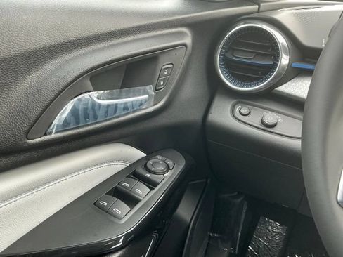 New 2026 Chevrolet Trax LT w/ Driver Confidence Package FWD image 23