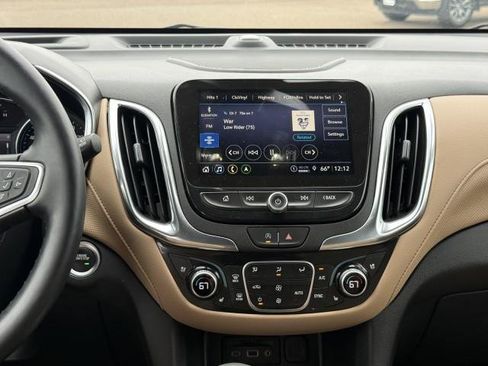 Used 2024 Chevrolet Equinox Premier image 27