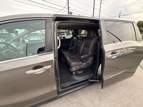 Used 2018 Honda Odyssey EX-L image 12