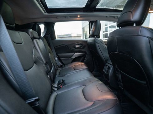 Used 2022 Jeep Cherokee Limited w/ Elite Package image 34