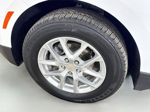 Used 2023 Chevrolet Equinox LS w/ LS Convenience Package AWD/4WD image 30