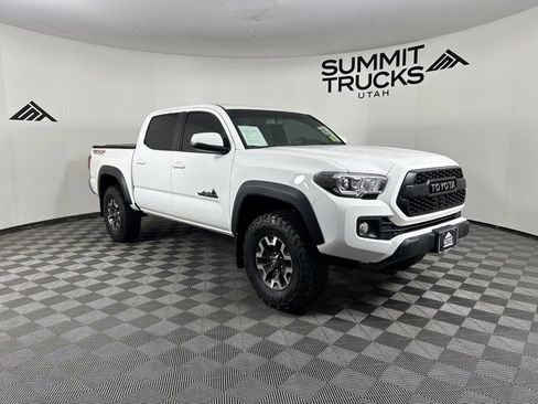 Used 2017 Toyota Tacoma TRD Off-Road w/ Tow Package (A/T) image 1