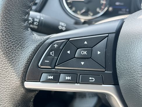 Used 2020 Nissan Rogue SV AWD/4WD image 19