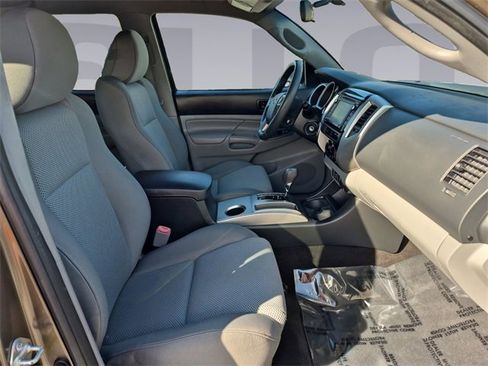 Used 2014 Toyota Tacoma 4x4 Double Cab w/ TRD Off-Road Package image 17