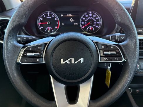 Used 2024 Kia Forte LXS image 29