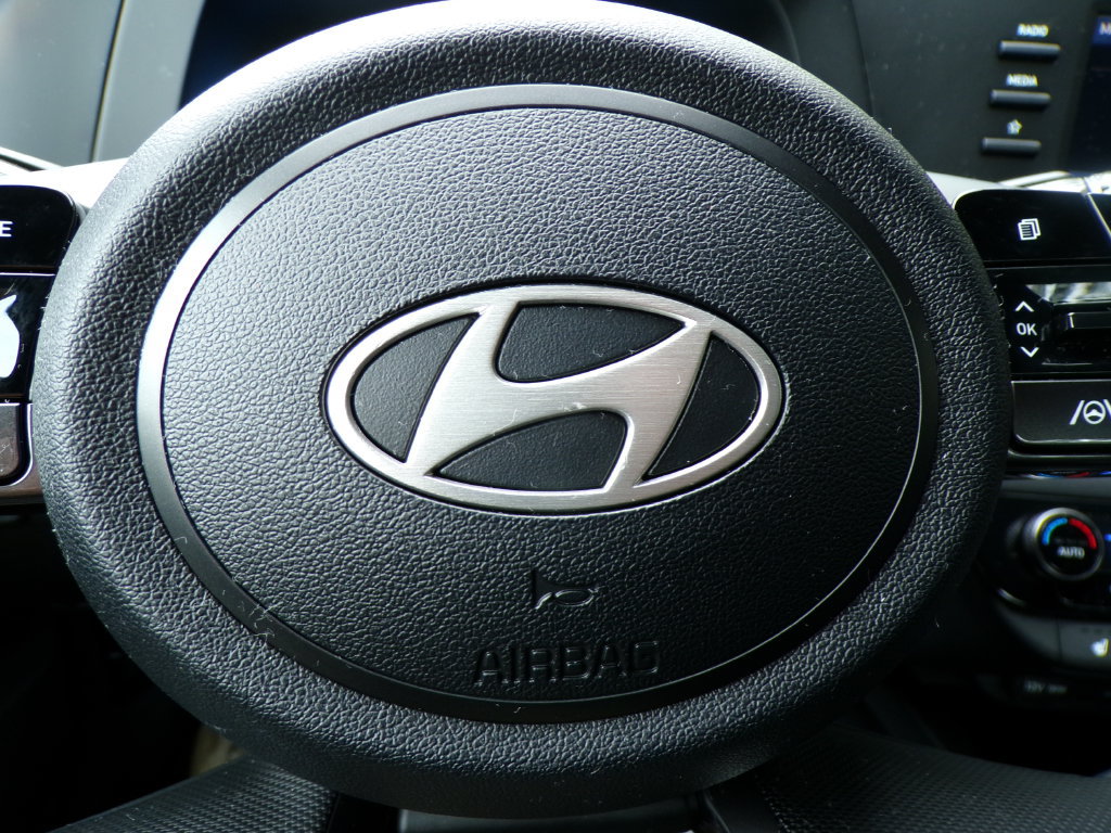 Certified 2026 Hyundai Elantra SEL Sport Premium FWD image 32