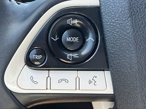 Used 2019 Toyota Prius Prime Plus FWD image 30