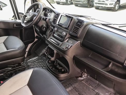 Used 2025 RAM ProMaster 2500 w/ Convenience Group FWD image 16