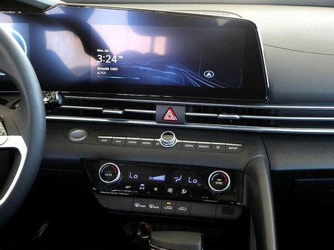 Used 2024 Hyundai Elantra SEL FWD image 23